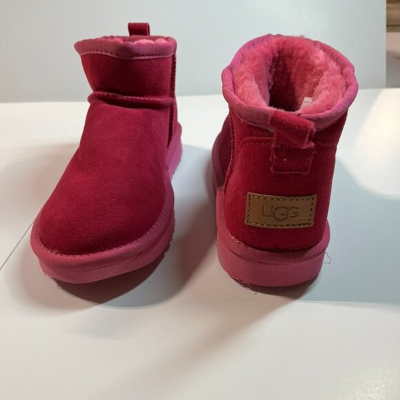 NEW UGG Classic Ultra Mini Womens in Dark Peony Pink Women's Size 9 - Picture 2 of 6